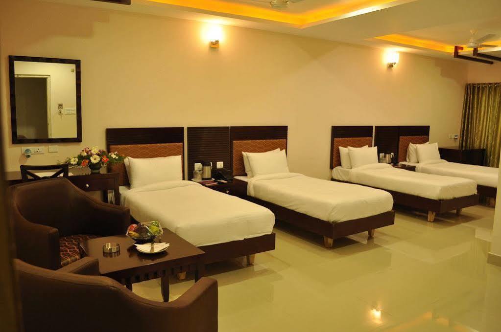 Swagath De Royal Hotel Hyderabad Exterior photo